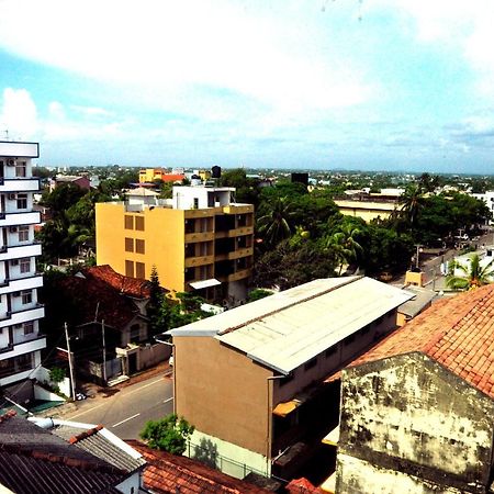 Prestige Court Residencies Hotel Dehiwala-Mount Lavinia Buitenkant foto