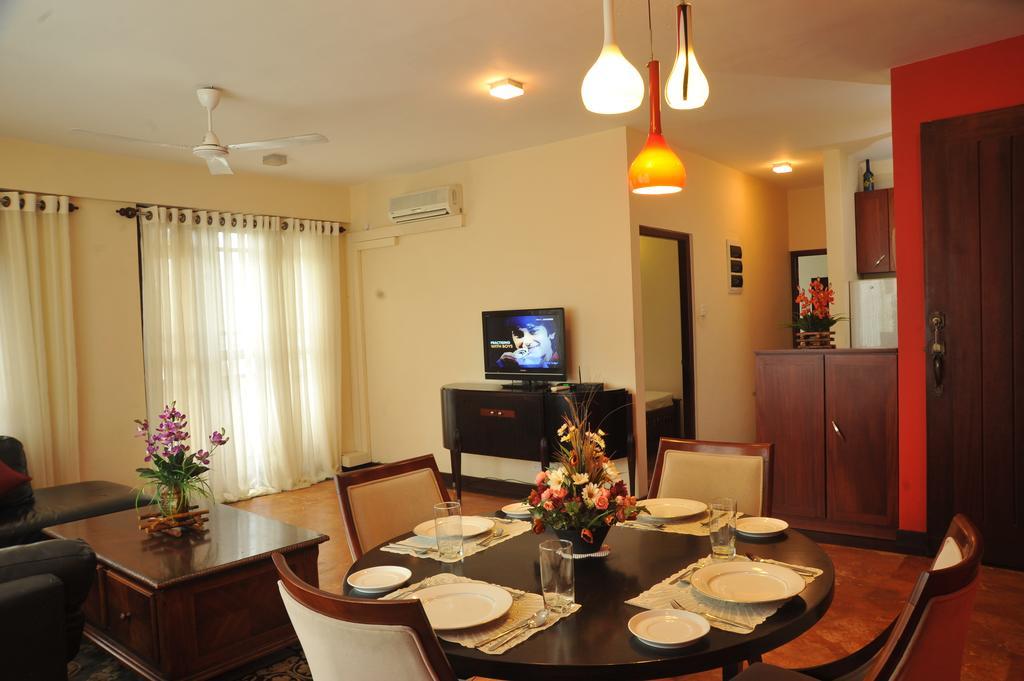 Prestige Court Residencies Hotel Dehiwala-Mount Lavinia Buitenkant foto